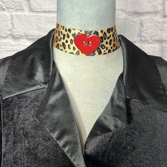 Handmade Mobwife Style Leopard Print Choker with Red Heart Pendant - Picture 2 of 10